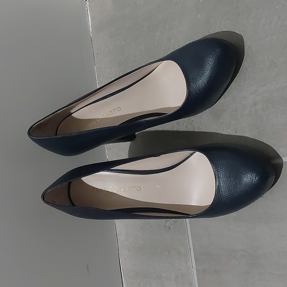 Franco Sarto Women's navy blue pumps size 8.5